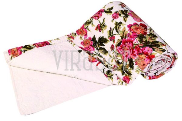 White-Pink-Shades-Flower-Print-Velvet-Double-Quilt-With-Two-Pillow-Covers2